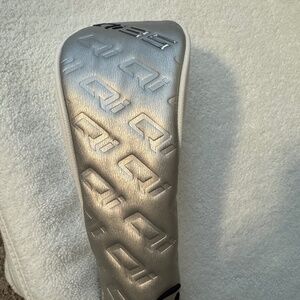 TAYLOR MADE FAIRWAY COVER